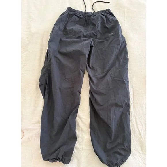 Aritzia TNA Parachute Pants Cargo Black Y2K Streetwear Utility Cinch Hem S - Picture 6 of 6